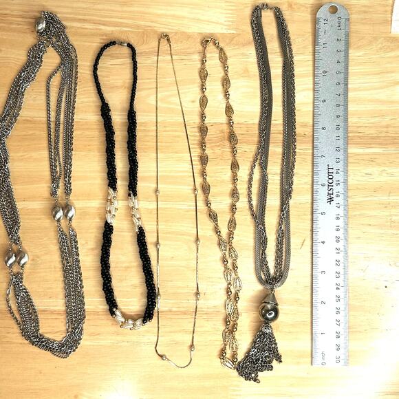 Vintage Necklaces Mixed Lot Silver Tone Gold Tone Various Eras Styles - Picture 1 of 5